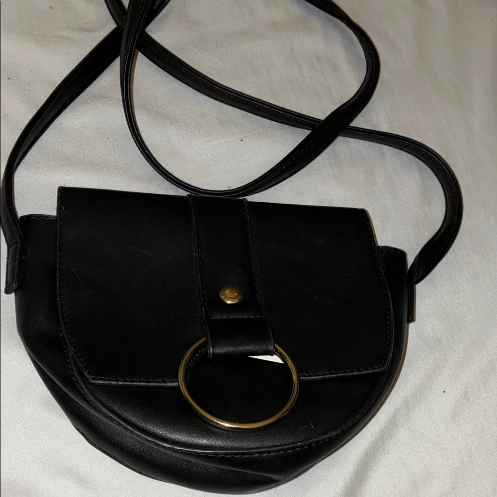 Black Crossbody Shoulder Bag with Gold Ring Accent‎